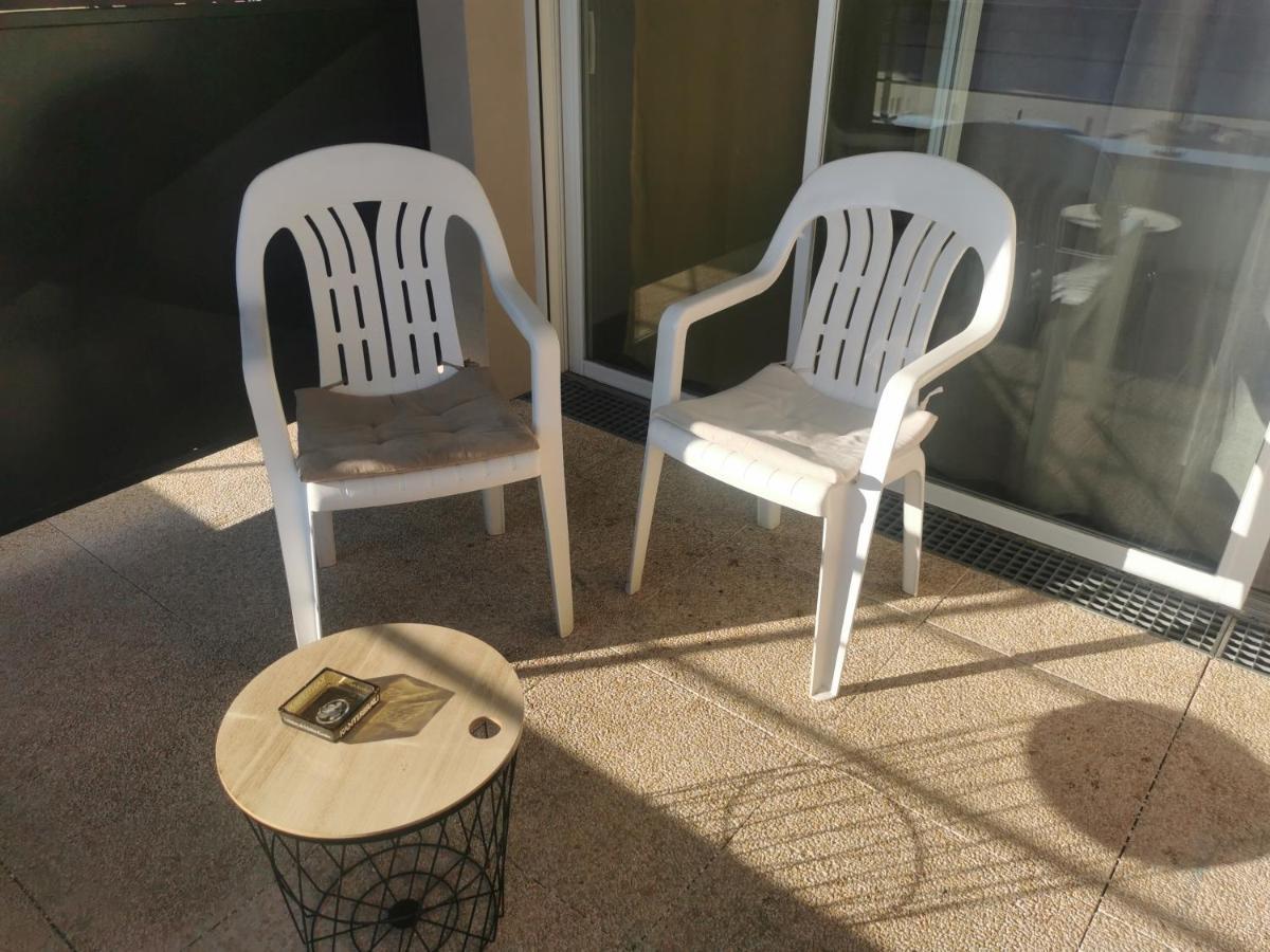 Appartement T2 Accessible Pmr Avec Terrasse Et Garage Onet-le-Chateau Bagian luar foto