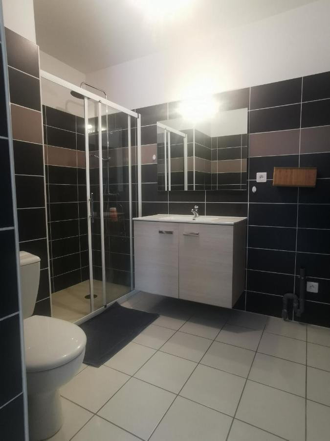 Appartement T2 Accessible Pmr Avec Terrasse Et Garage Onet-le-Chateau Bagian luar foto